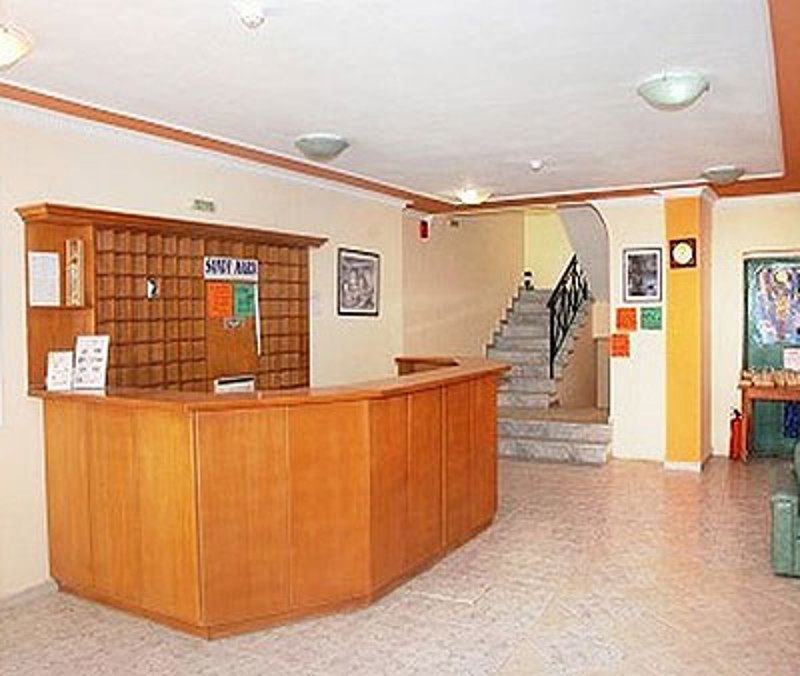Sandy Maria Hotel, Reception