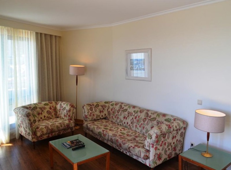 Enotel Lido Madeira, Living Room.jpg