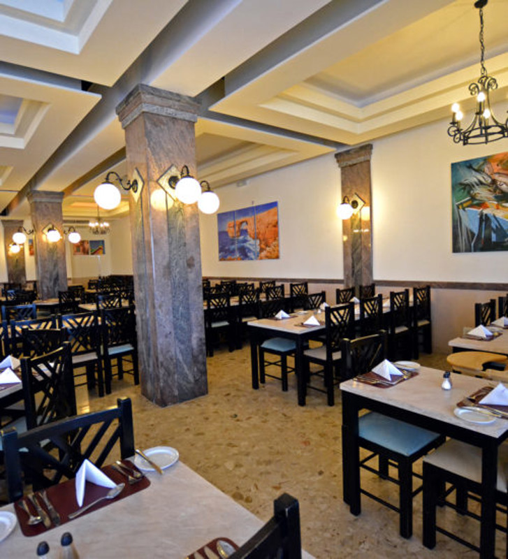 6. Qawra Palace Restaurant