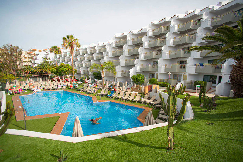 Playa Olid Suites & Apartments Pool1