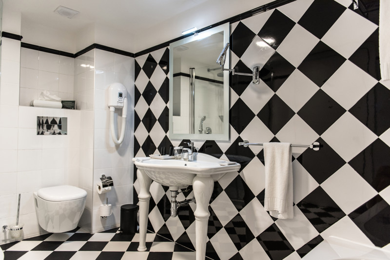 The Victoria. Bathroom In Room