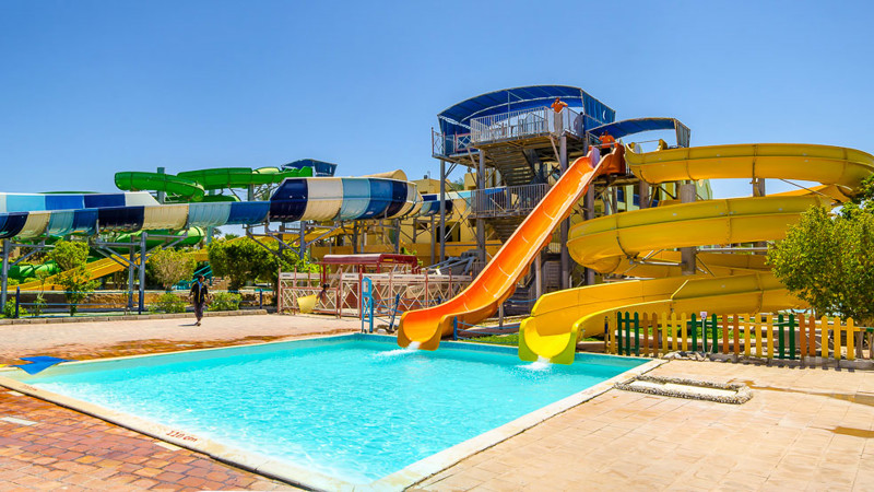 Titanic Beach Waterslides (1)