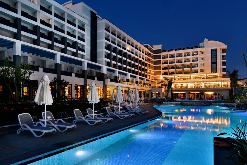 Seaden Valentine Resort & Spa Buffet Pool Evening.