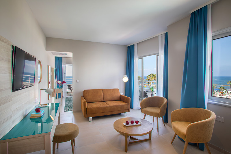 Leonardo Cypria Bay Executive Suite Sea View Bedroom