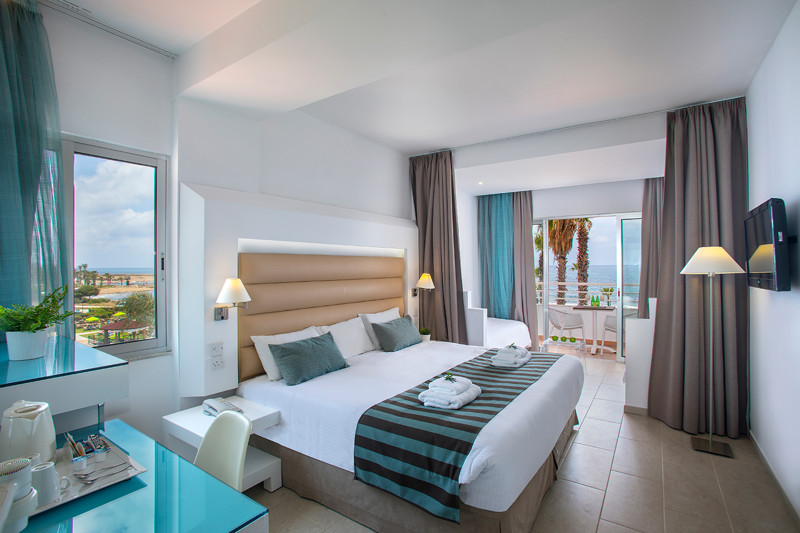 Leonardo Cypria Bay Family Suite Sea View Room