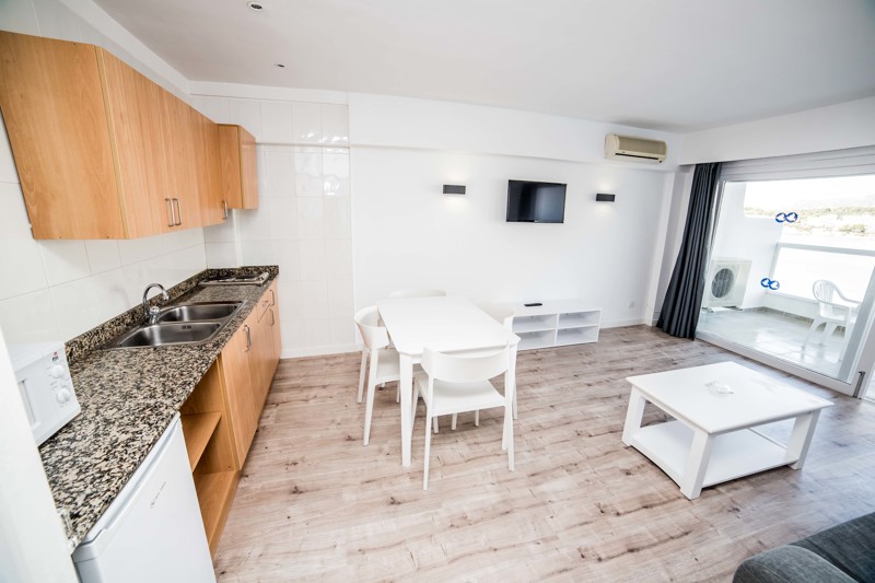 Pierre V. Mallora Portofino 1Bedroom Apartment 7