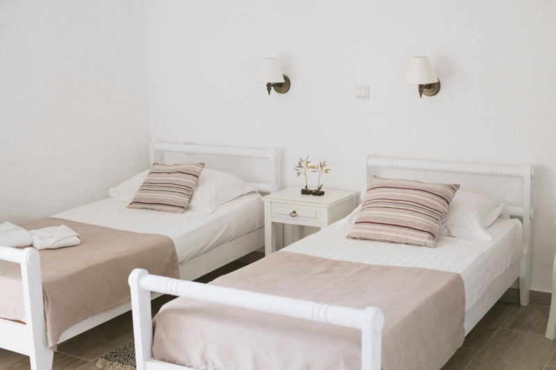 Twin bed studio at Elounda George Studios in Crete