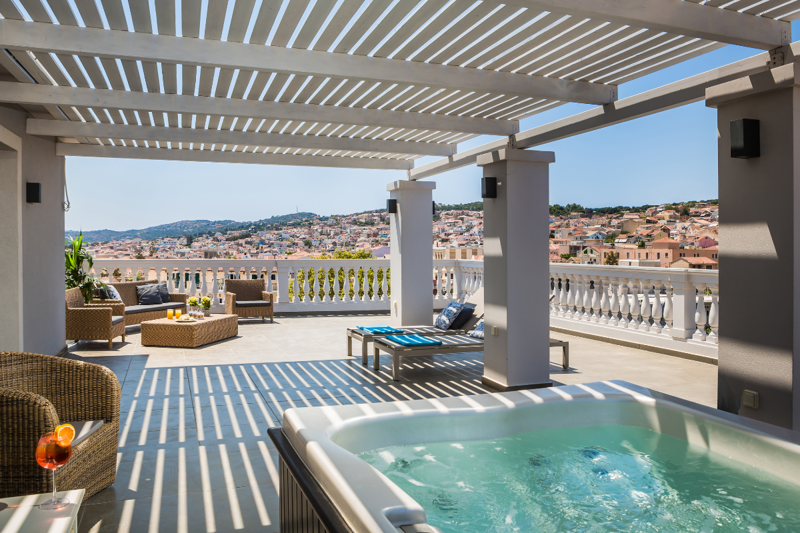 Jacuzzi at Aenos Hotel in Kefalonia