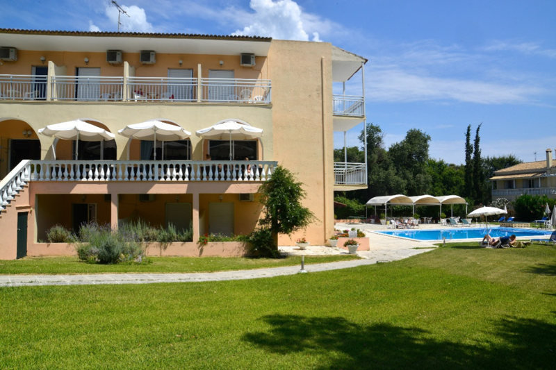 Facade of Primavera Hotel