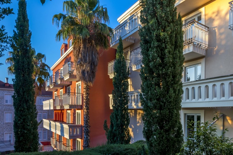 Exterior View of Hotel Lapad