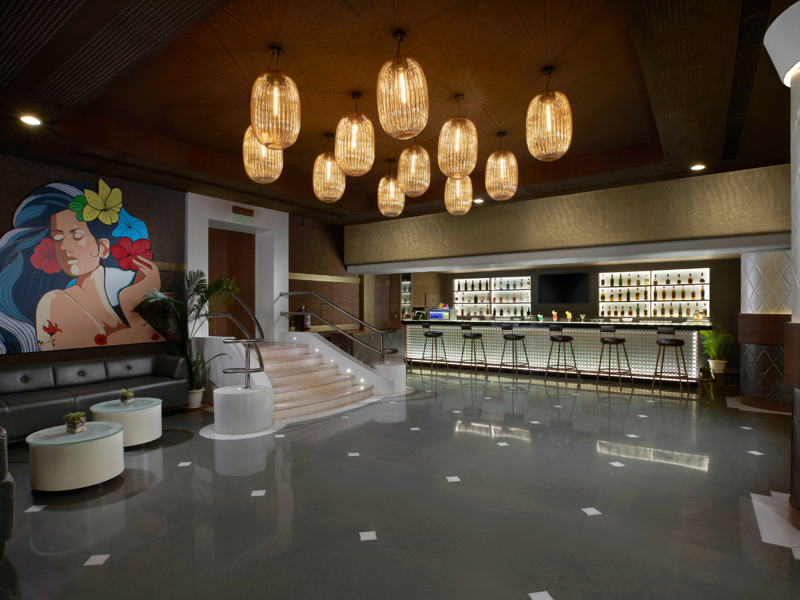 Radisson Blu Resort Bar