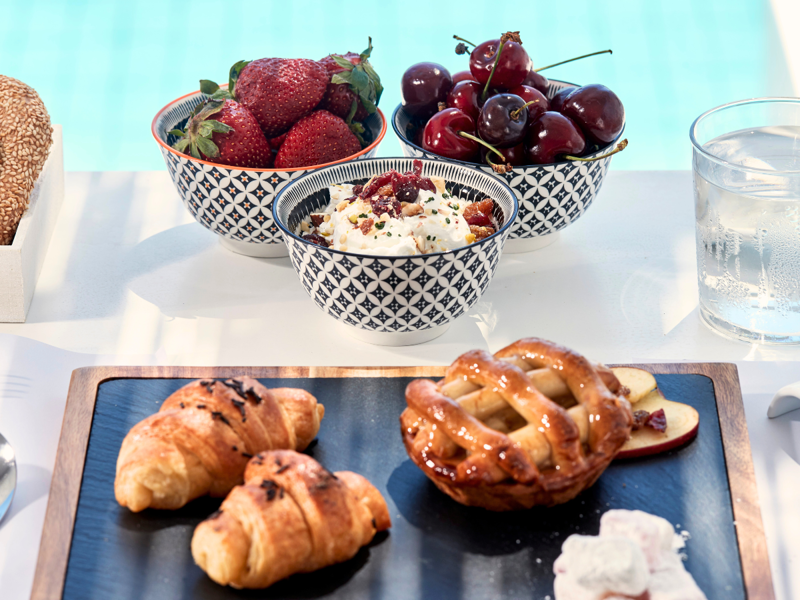 Breakfast at Mr & Mrs White Paros, Suites & More