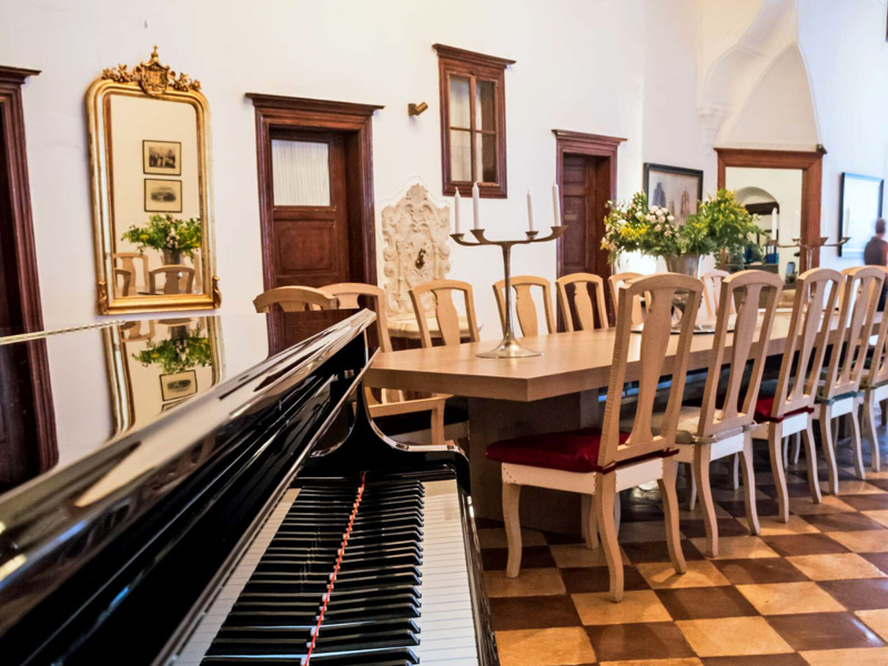 Piano at Hydrea Hotel