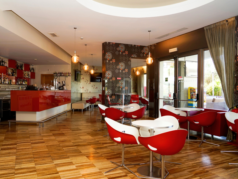 Bar at Alfagar Aparthotel