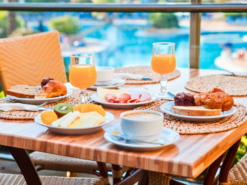 Breakfast at Alfagar Aparthotel