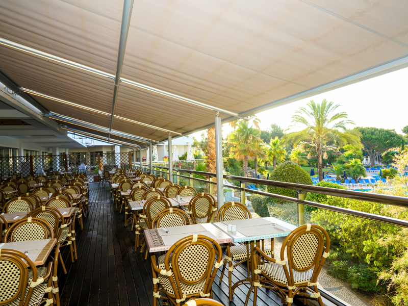 Restaurant at Alfagar Aparthotel