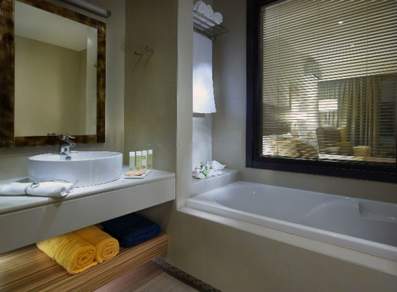 Filion Suites, Bathroom